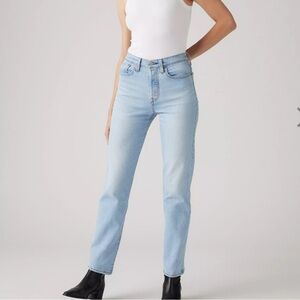 LEVI’S WEDGIE STRAIGHT LEG BUTTON FLY LIGHT WASH SIZE 26 STYLE PC9-22861-0023